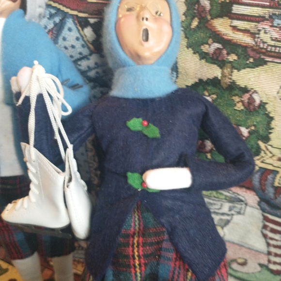 2 VINTAGE AMAZING BYERS CHOICE CAROLERS DOLLS. - Picture 16 of 16